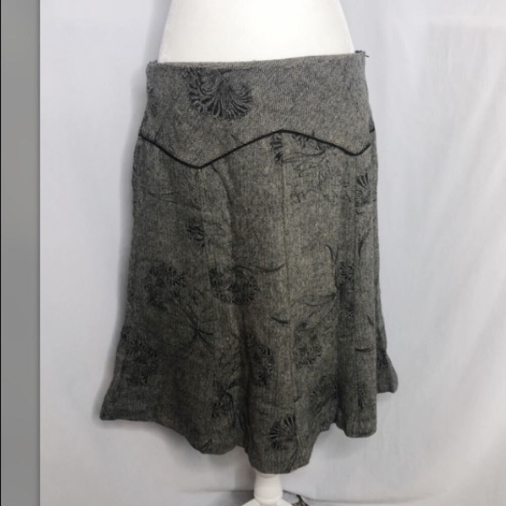 H&M grey and black floral printed skirt